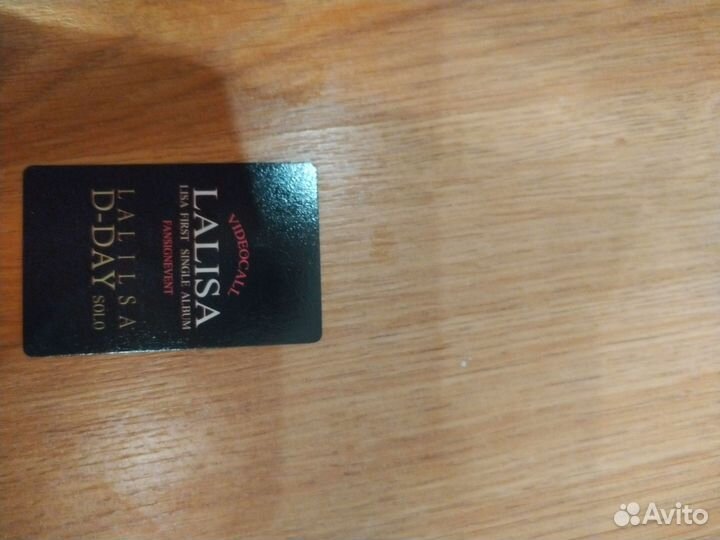 К - поп карточка с Лисой из Black Pink