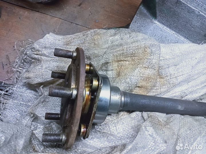 Полуось заднего моста газ-24