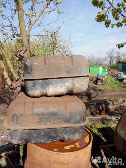 Топливный бак на трактор