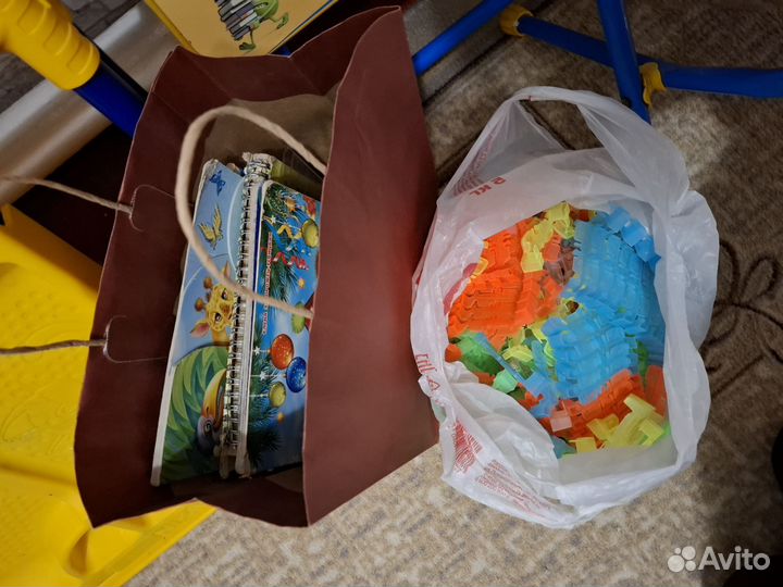 Мольберт, столик и стульчик