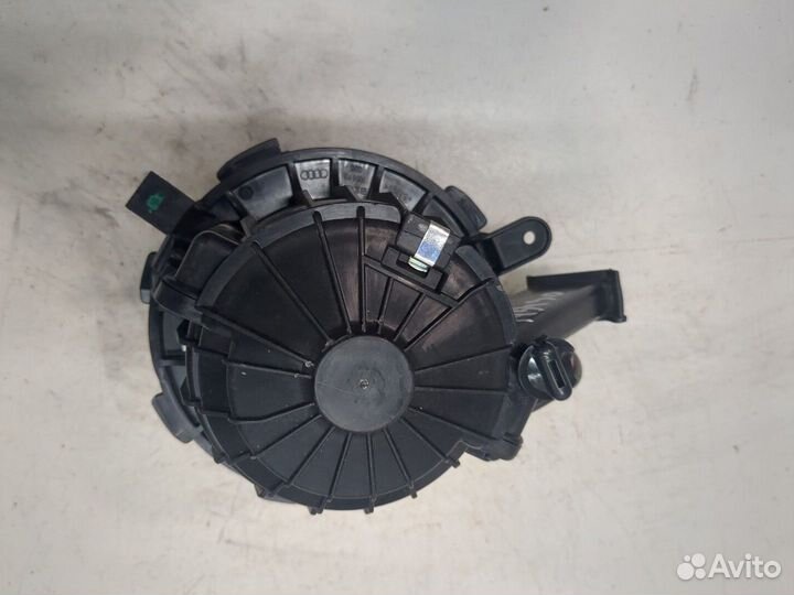 Двигатель отопителя Audi A4 (B8), 2015