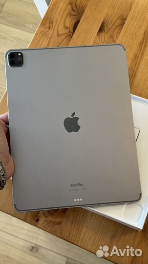 iPad pro 12.9 2022 wi-fi + cellular. Space gray