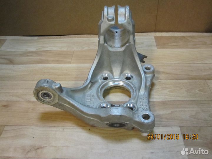 Поворотный кулак передний правый VW Passat B6
