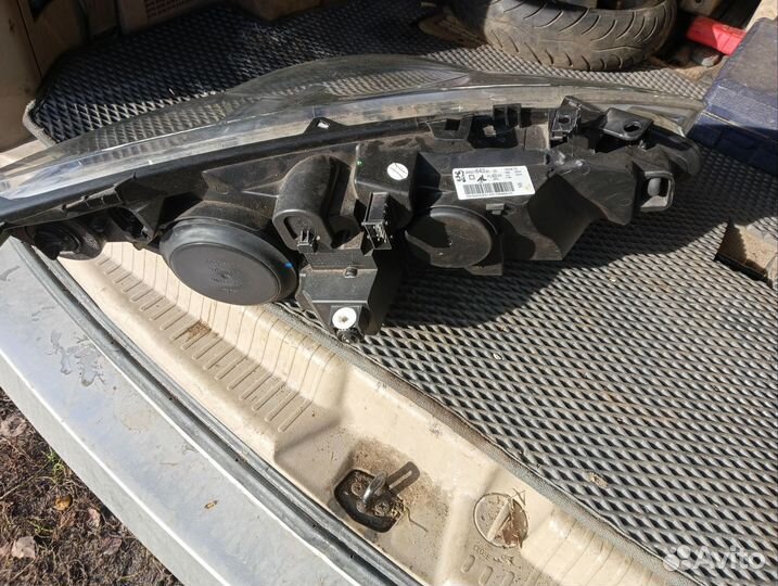 Фара левая peugeot 307