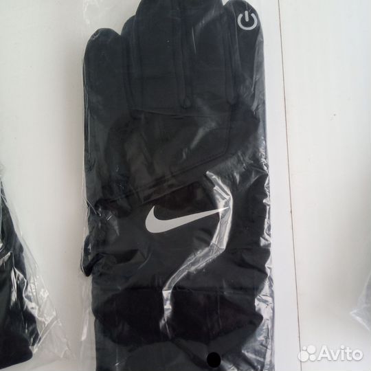 Перчатки Nike