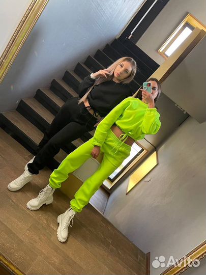 Спортивный костюм женский