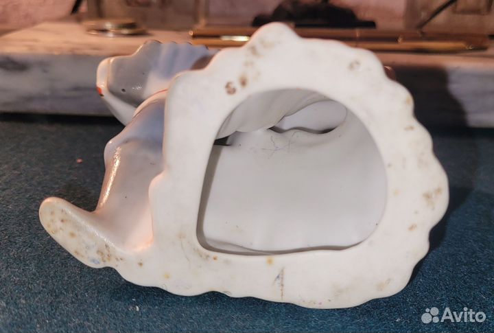 Фарфоровая статуэтка 