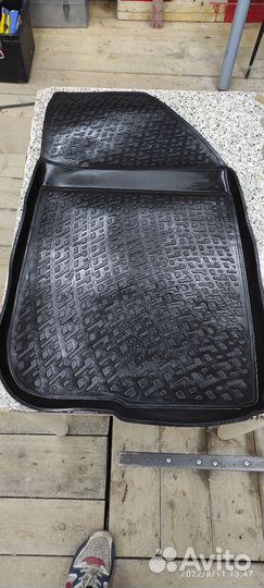 Автомобильные коврики резиновые