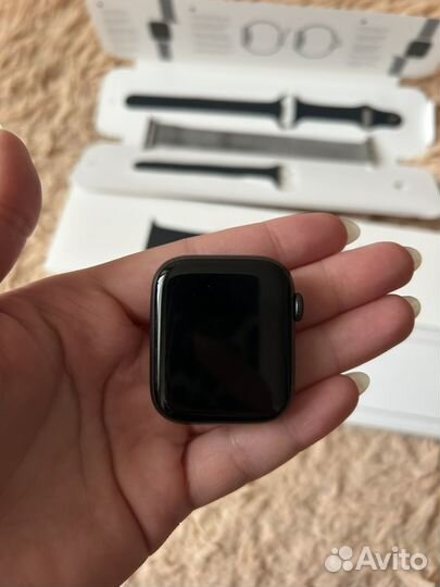 Продам Apple Watch SE 44mm