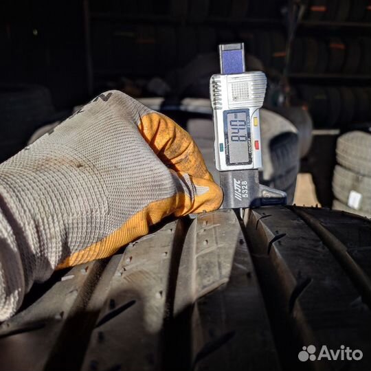 Yokohama Advan Sport V105 235/60 R18