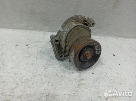 Натяжитель ремня Тойота LX 3