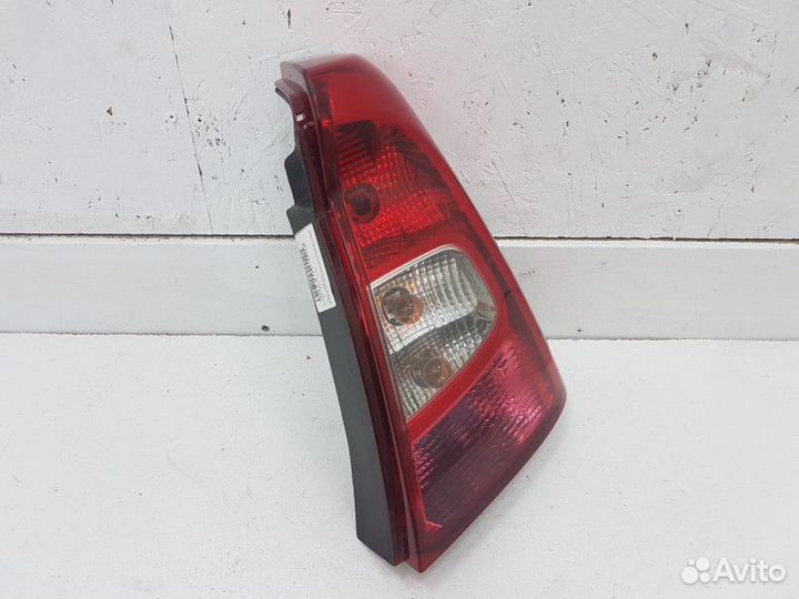 Фонарь задний правый Renault Logan