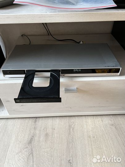 Продаю dvd плеер б/у