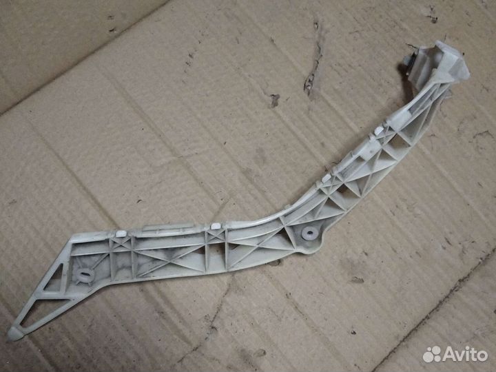 Кронштейн заднего крыла mazda 3седан