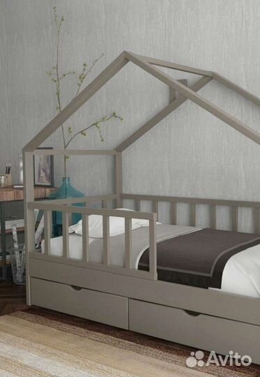 Кровать детская из массива дерева новая