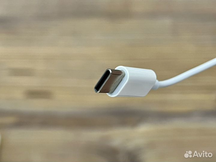 Адаптер USB-C to 3.5 Headphone Jack Apple