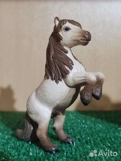 Фигурка пони