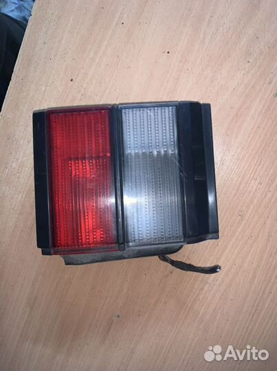 Фонарь задний внутренний левый VW passat B3 88-93