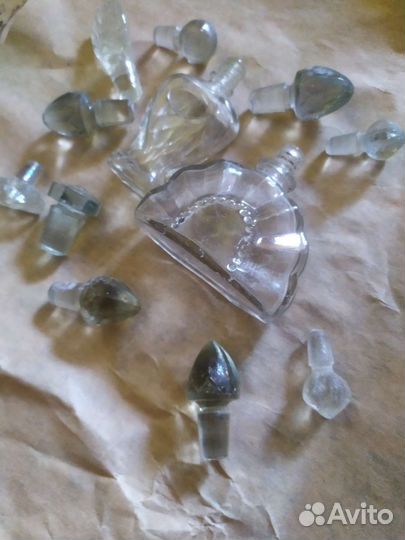 Пробки старинные флаконы от парфюма