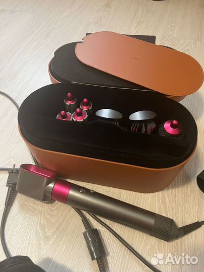 Продается стайлинг Dyson