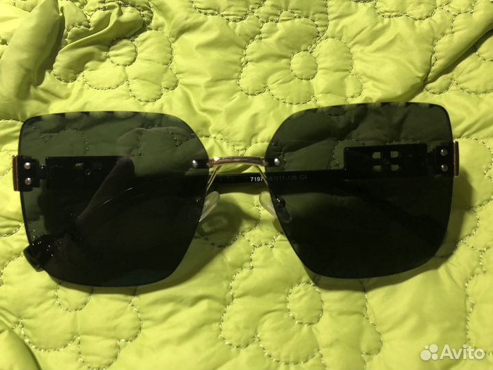 Солнцезащитные очки женские