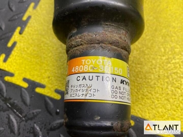 Стойка подвески задний toyota crown majesta