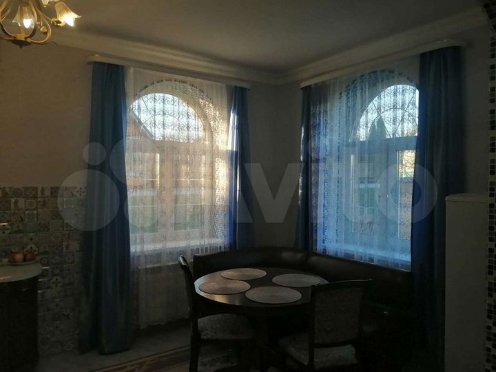 Дом 180 м² на участке 14 сот.