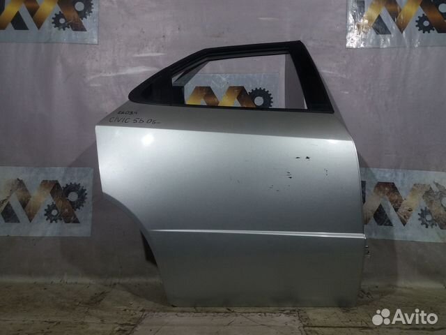 Задняя правая дверь Honda Civic 5D 06