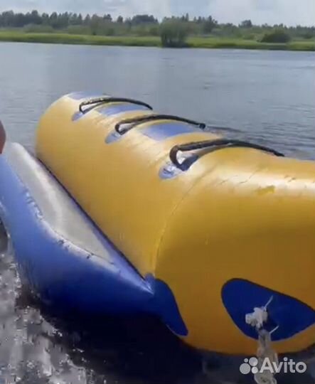 Водный надувной банан для катания