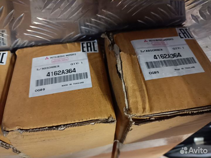 Амортизатор задний Митцубиси Паджеро Спорт Mitsubi