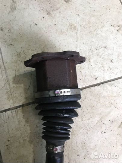 Привод передний левый Audi A4 cdnf 2010