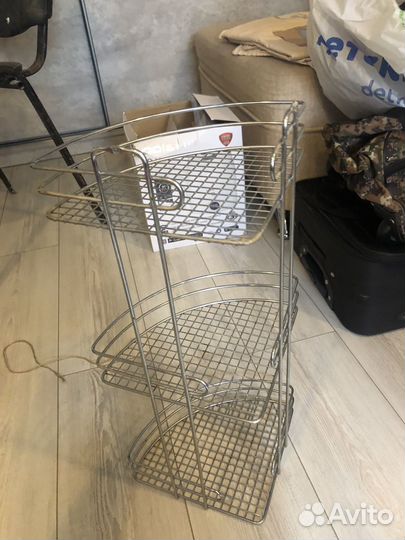 Угловая полка для ванной