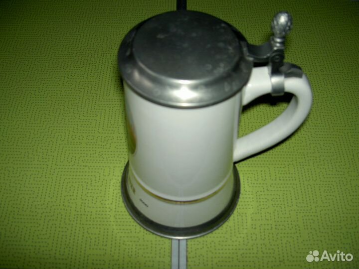 Кружка пивная с крышкой иностранного производства