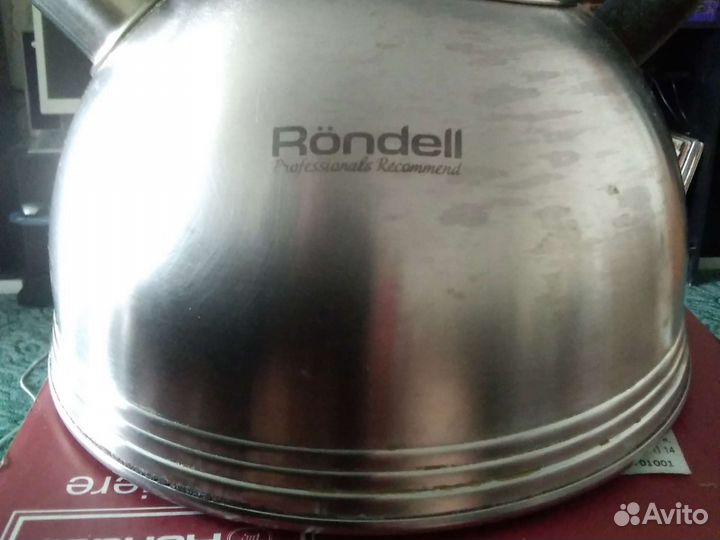 Продам 2 чайника со свистком