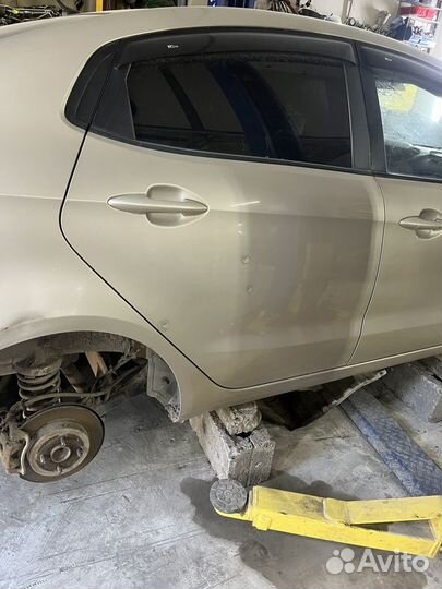 Дверь задняя правая kia rio 3 оригинал