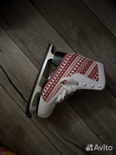 Коньки фигурные 38 размер