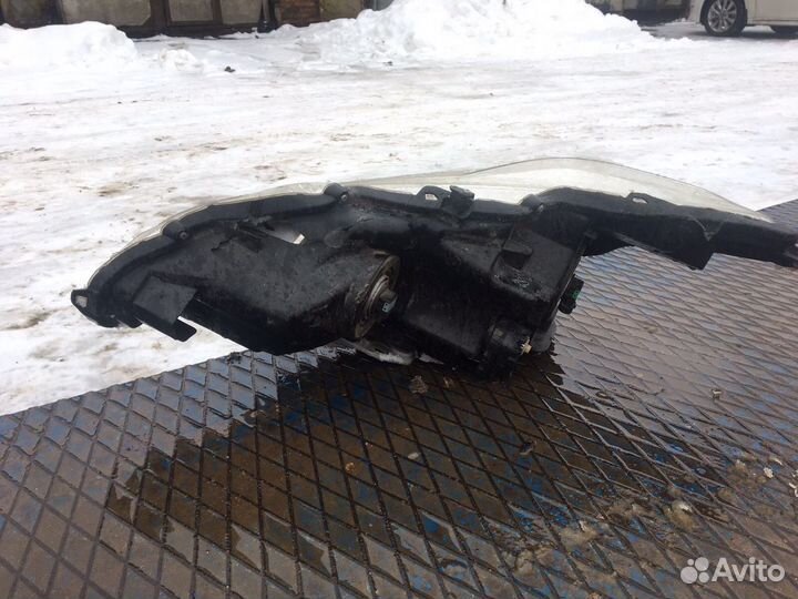 Фара на Nissan teana