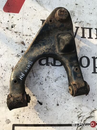 Рычаг задний верхний правый Nissan Pathfinder III