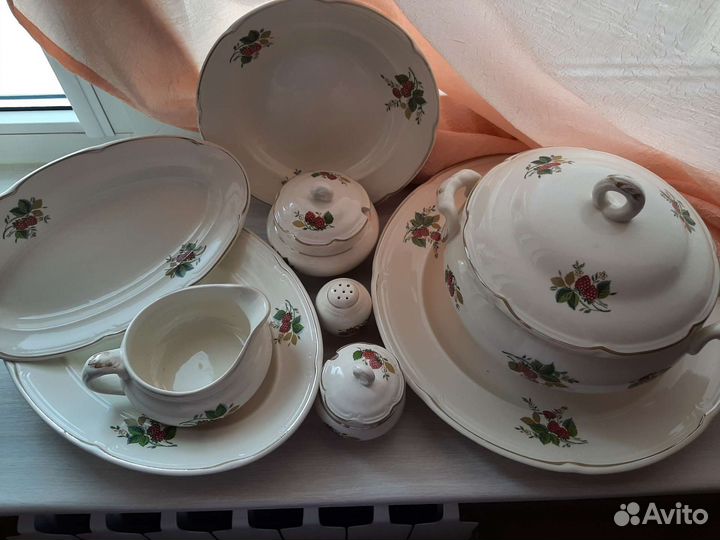 Сервиз столовый зик Конаково Малинка