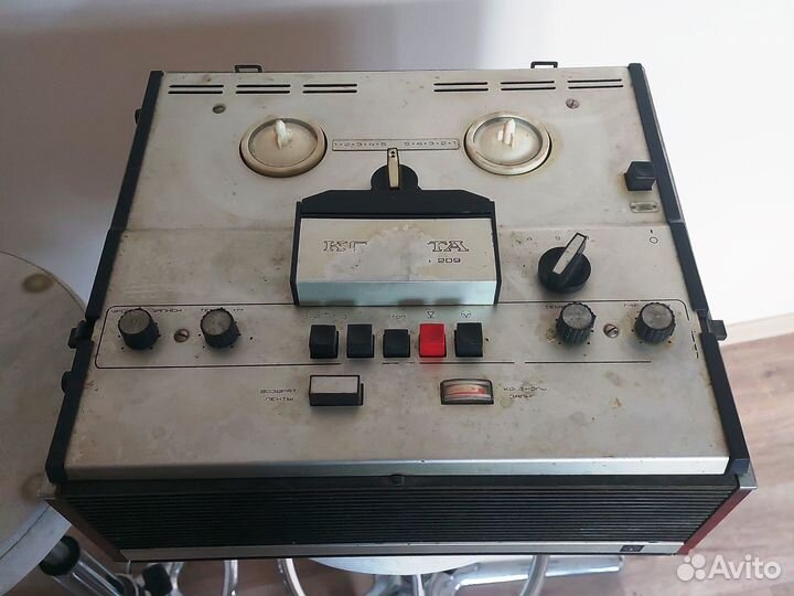 Катушечный магнитофон Комета Легенда СССР