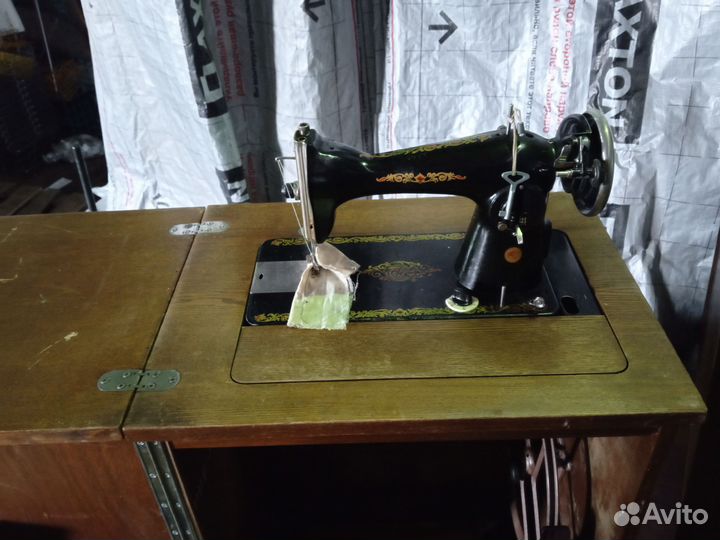 Швейная машина Подольск ножная