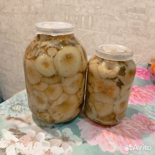 Грибы маринованные