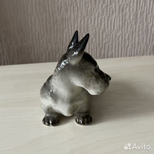 Фарфоровая статуэтка лфз