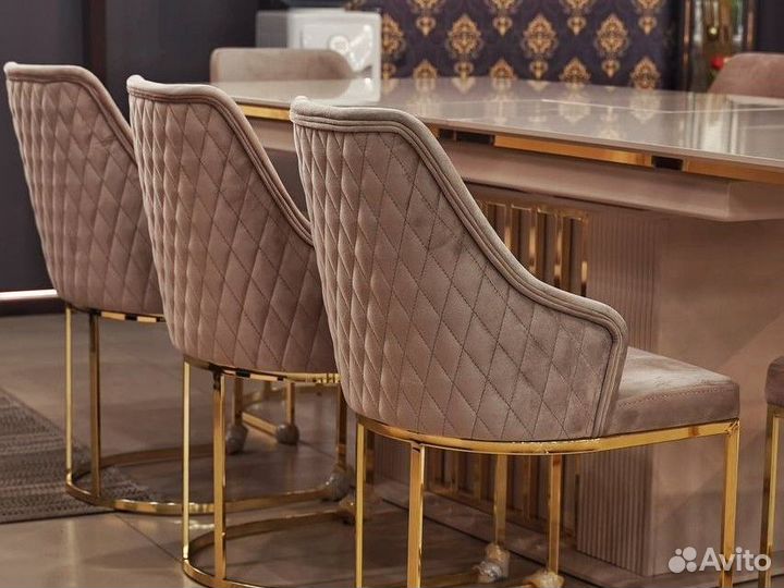 Обеденный стол