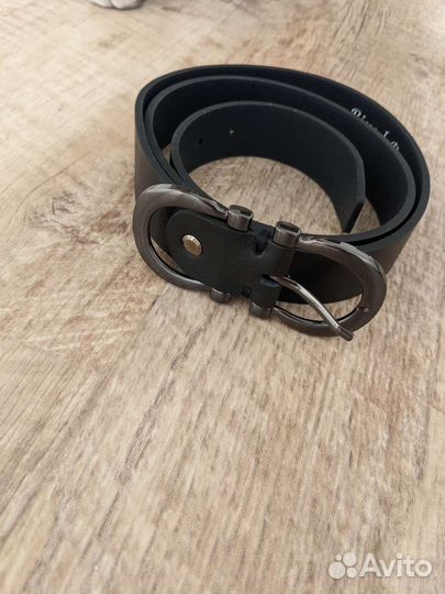 Кожаный ремень черный