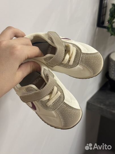 Кроссовки детские на вторую обувь 20