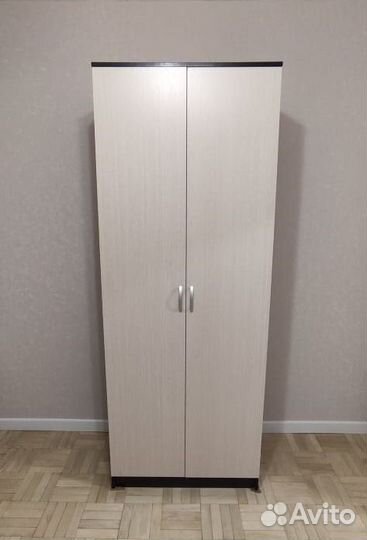 Шкаф распашной двухстворчатый