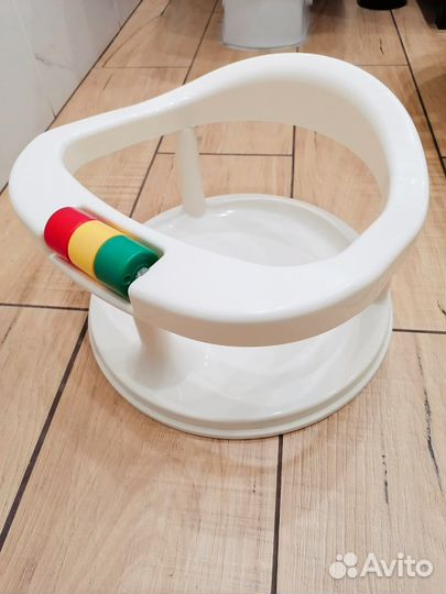 Продам детскую ванночку с комплектом