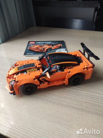 Lego Technic Chevrolet Corvette ZR1 42093