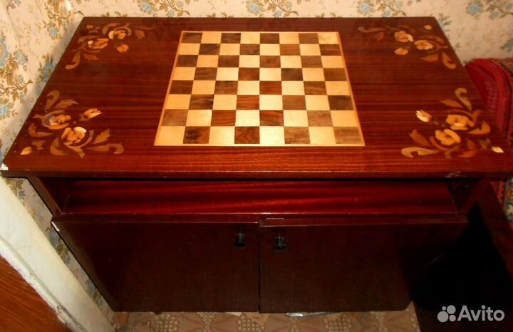 Шахматный стол-тумбочка